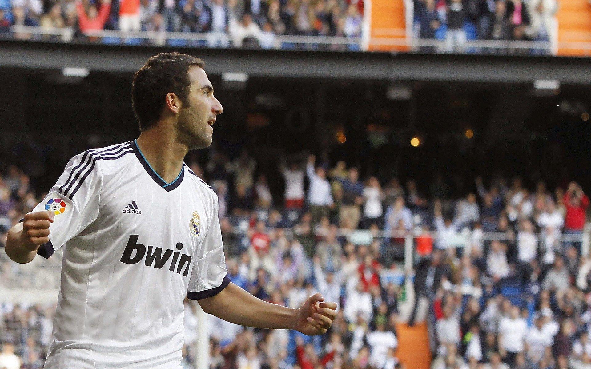 穆里尼奥INS追忆梅阿查辉煌夜,十三载光阴难褪三冠王传奇