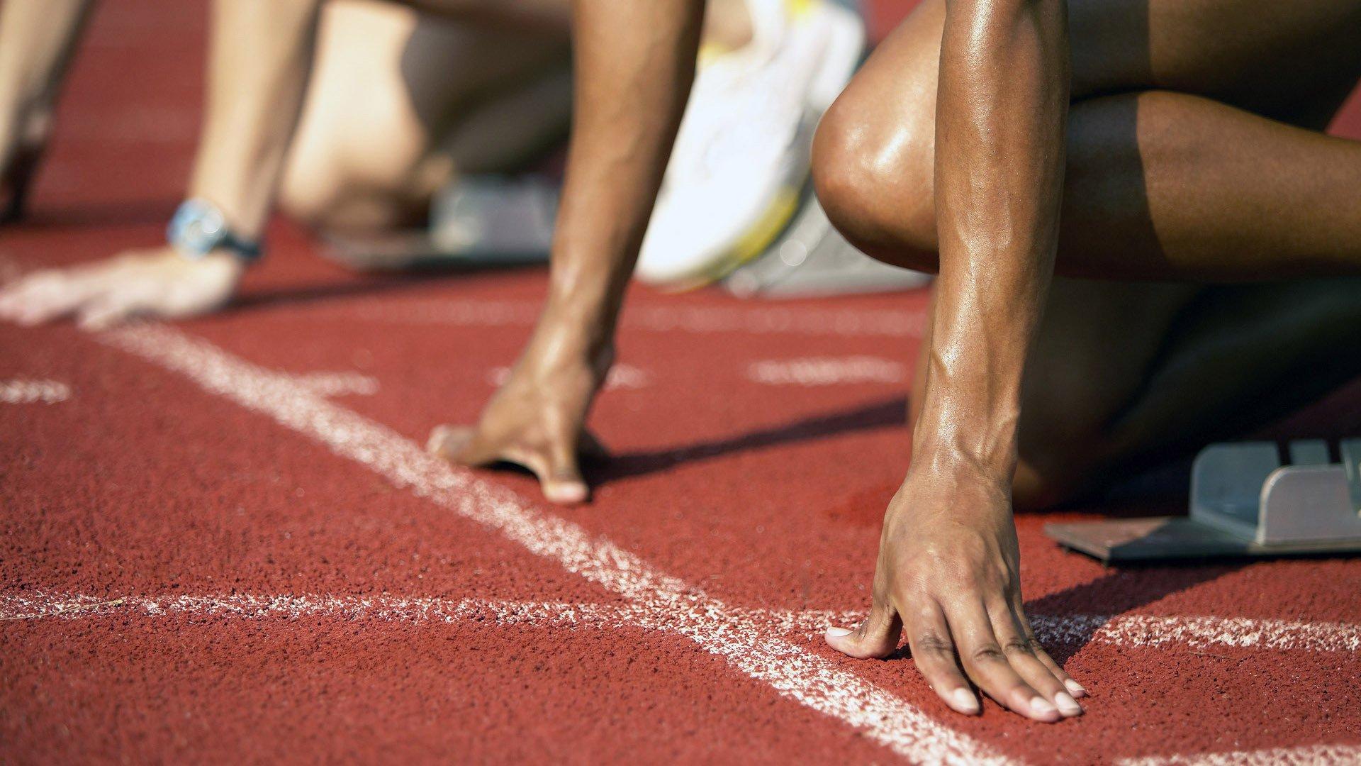 申城德比前瞻,斯卢茨基强调客场挑战,历史对决再燃战火